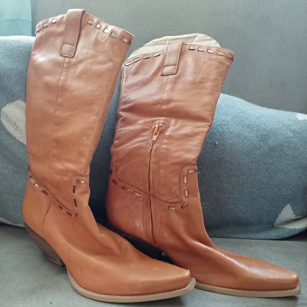 BCBGirls Sz 5.5 Tan Leather Cowboy Boots